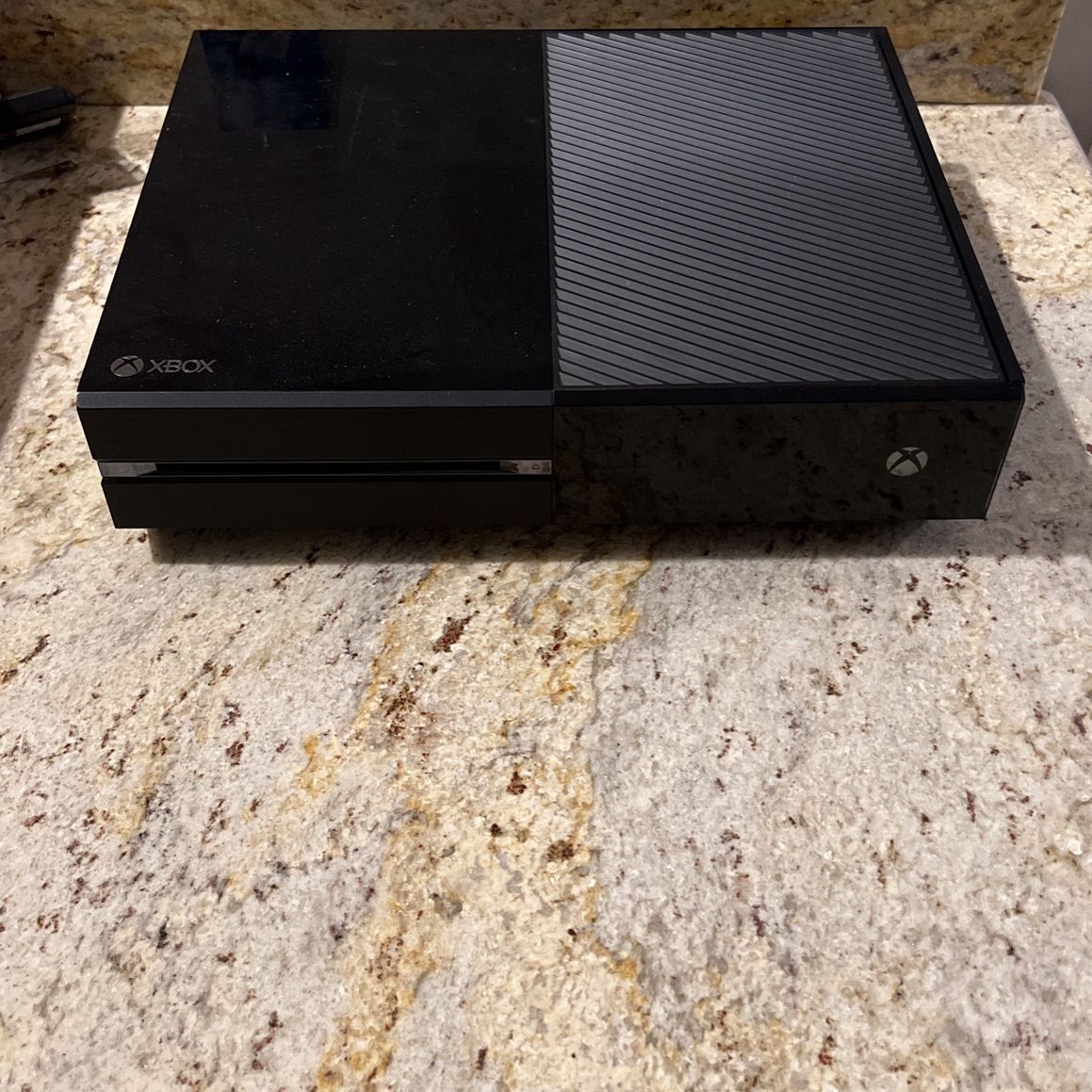 Xbox One With Controllers Battery And Charger