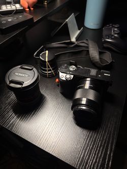 Sony a6000 w/lens and tripod
