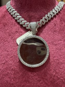 ✨ 8mm Silver Moissanite Cuban Chain (20”) + 17.32 CTW Picture Pendant – Free Picture & Engraving! 💎