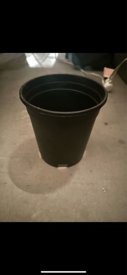 65 One Gallon Gardening Pots