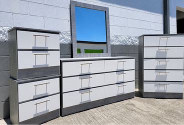 Dresser whit mirror, chest and 2 nightstands - Cómoda con espejo , Gavetero y 2 mesitas de noche