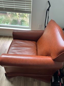 Leather arm chair