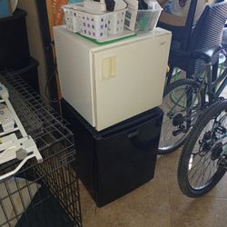 Mini Fridges for Sale – Sanyo & Emerson – Both Working Great ❄️