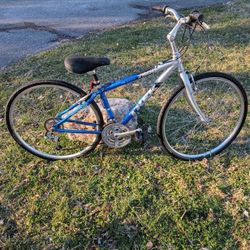 Trek 7200 Hybrid 15 Inch Frame 30 Inch Stand Over 19 Inch Top Tube 700c Wheels Ready To Ride 