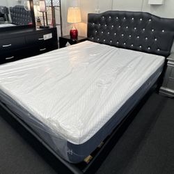 New 4 Pcs Queen Black Bedroom set  