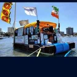 20ft Pontoon Tiki Boat Commercial size grill party food Boat Yamaha outboard honda generator +extras