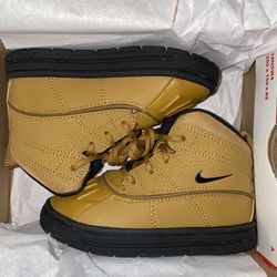 Nike Woodside 2 High Toddler Boots – Wheat/Black (Size 7C)