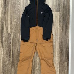 Women’s Snow Jacket & Bibs Set Brand New(Jacket M / Bibs XL) Mountain Hardwear GORE-TEX