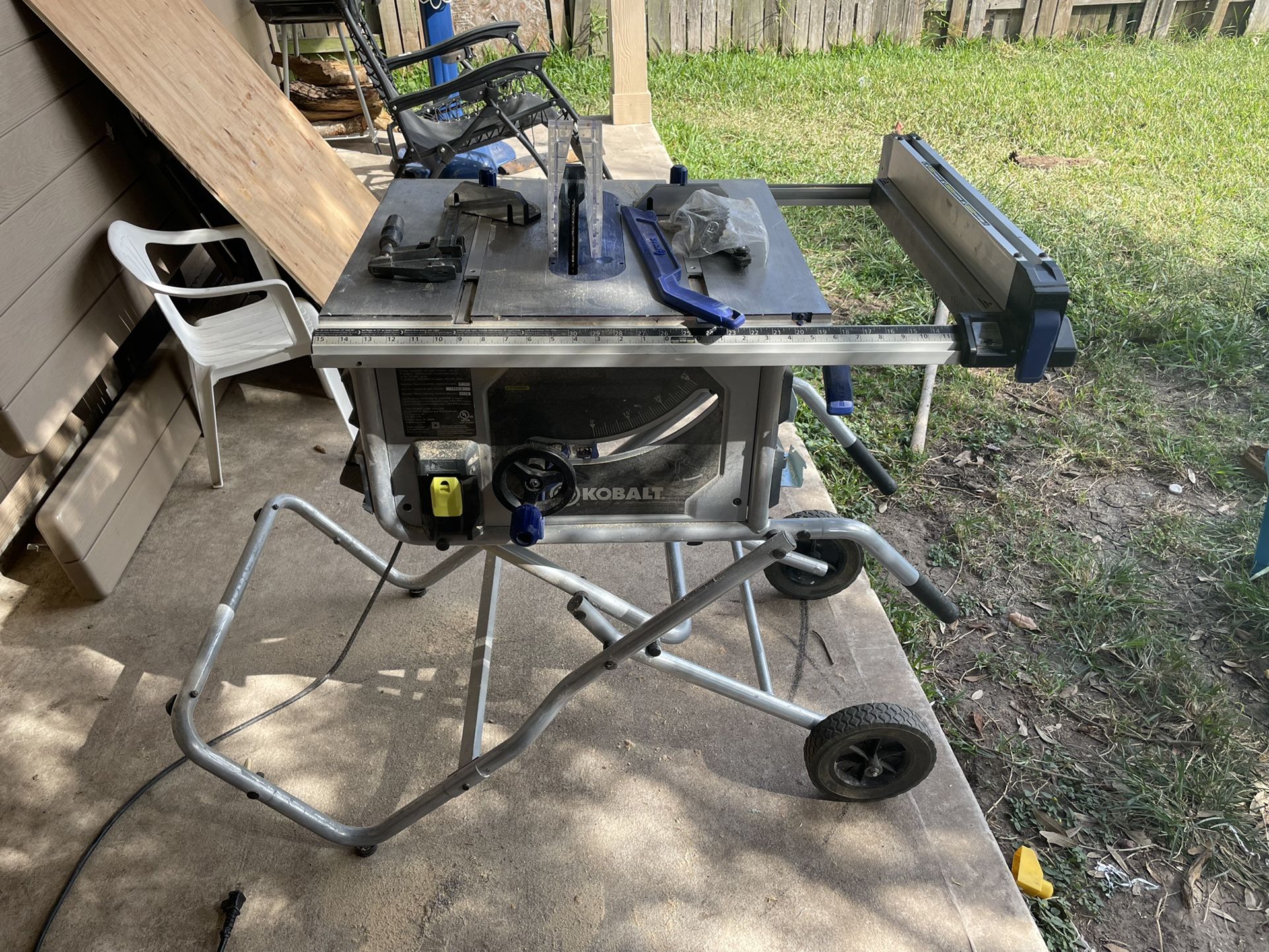 Kobalt KOBALT 10-IN TABLE SAW W/ STAND Model #KT1015