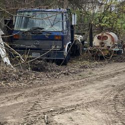 Nissan Flat Bed W/ Sprayer (non-runner)