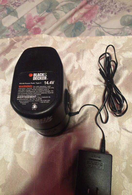 Black and Decker cargador y Batería Ps140 power pack 14.4V for Sale in