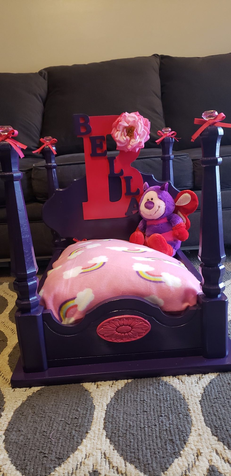 I make and customize dog beds