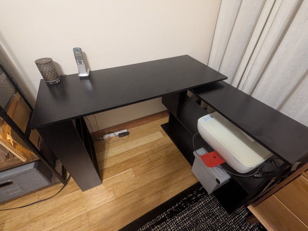 Black L-shaped Desk