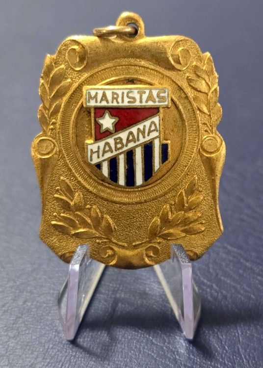 Medalla Colegio Maristas-havana-cuba