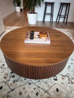 33" Round Coffee Table with Lift-Top & Flip-Top Storage