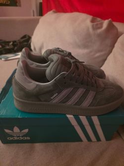 Adidas new size 11.5 $ 120 trade welcome