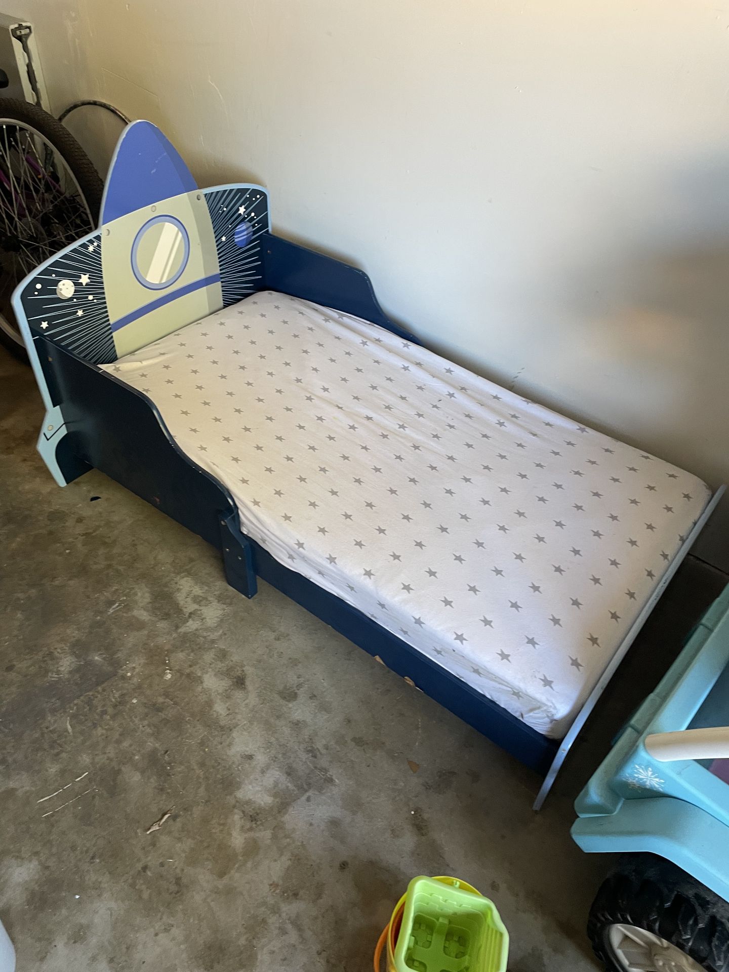 Kids bed frame and mattress