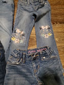 Girls clothes size 4 in excellent condition no flaws  very  clean