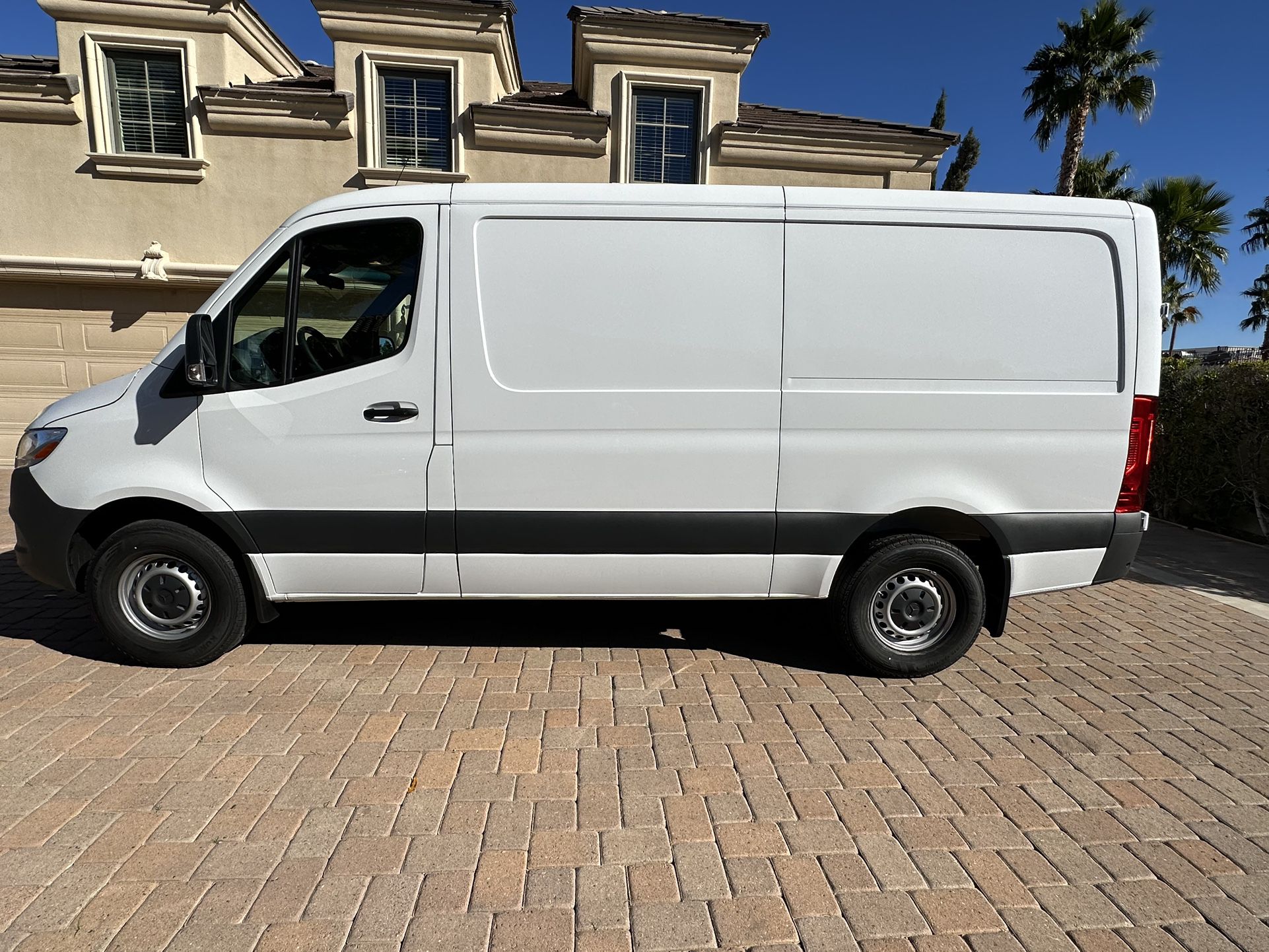 2023 Mercedes 2500 Sprinter Cargo Van With Warranty 