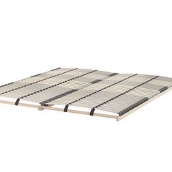 Queen Slatted Bed Base – Great Condition (Fits Any Queen 