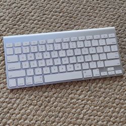Apple Wireless Bluetooth Keyboard