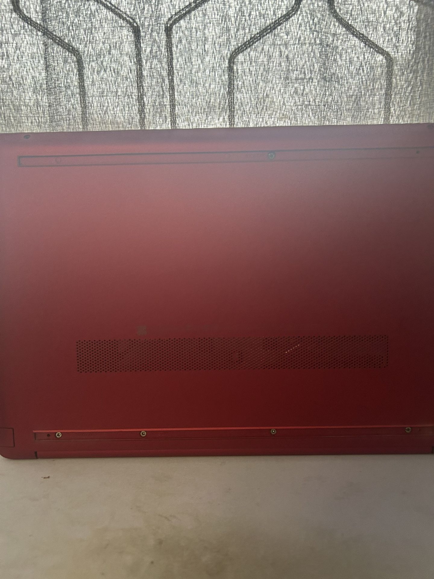 Lightly Used HP 15-DW1083WM Read Description.