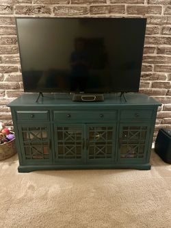 60 Inch Media Unit / TV Stand