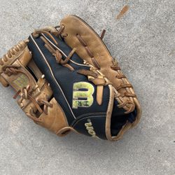 Wilson A2000 11.34 Baseball Glove