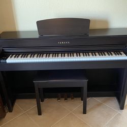 Yamaha Clavinova CLP-635 Piano, Dark Walnut