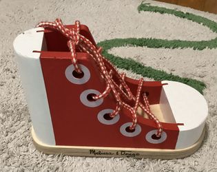 Melissa & Doug Deluxe Wood Lacing Sneaker 