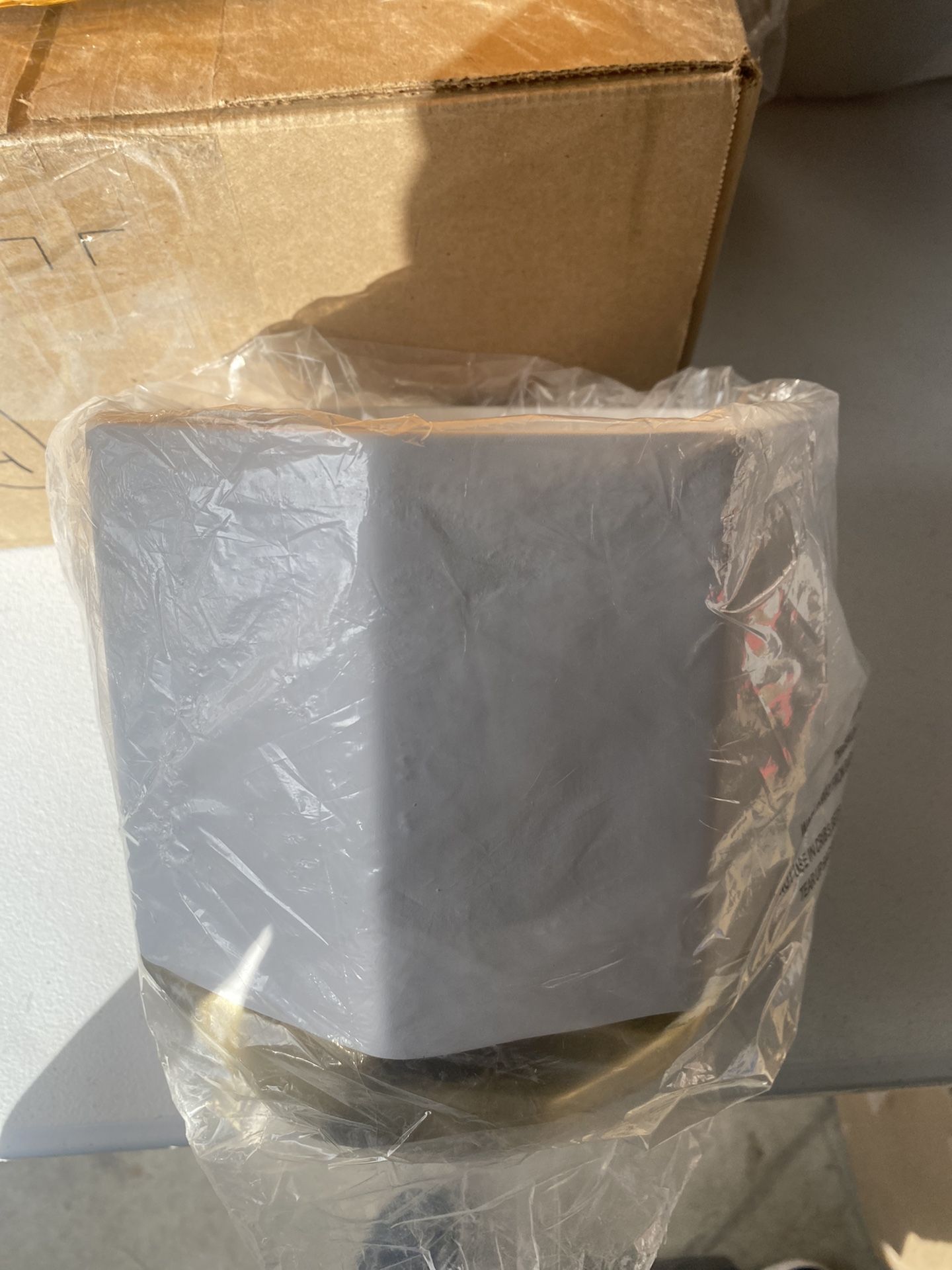 La Jolie Ceramic Flower Pot