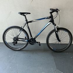 BICYCLE GIANT 21 SPEED SIZE 26 BRAND NEW 