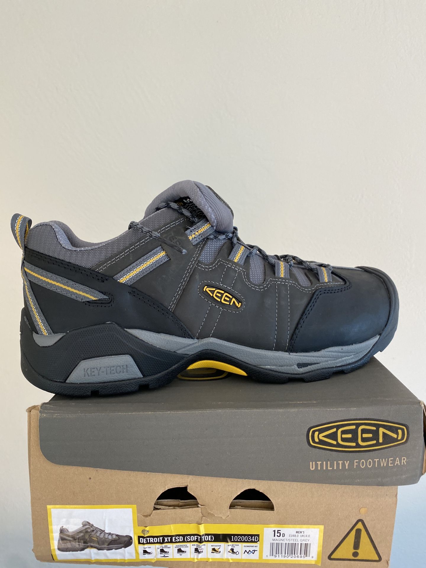 Keen Boots Size 15