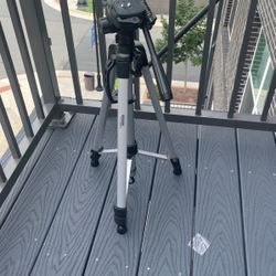 60 Inch Light Weight Tripod With Bag 