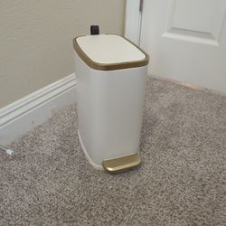 Mini Step Trash Bin White & Gold
