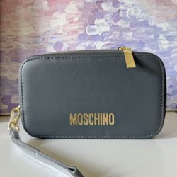 👜 Brand New Moschino Vegan Leather Pouch – Airline Business ClassExclusive