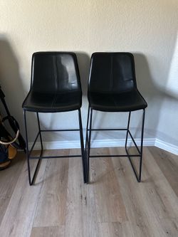 Counter height bar stool set