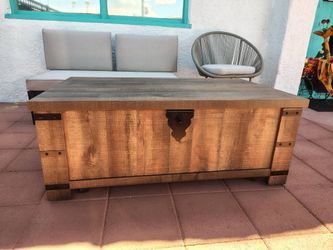 New. Ashley Farmhouse Style Lift-Top Coffee Table
