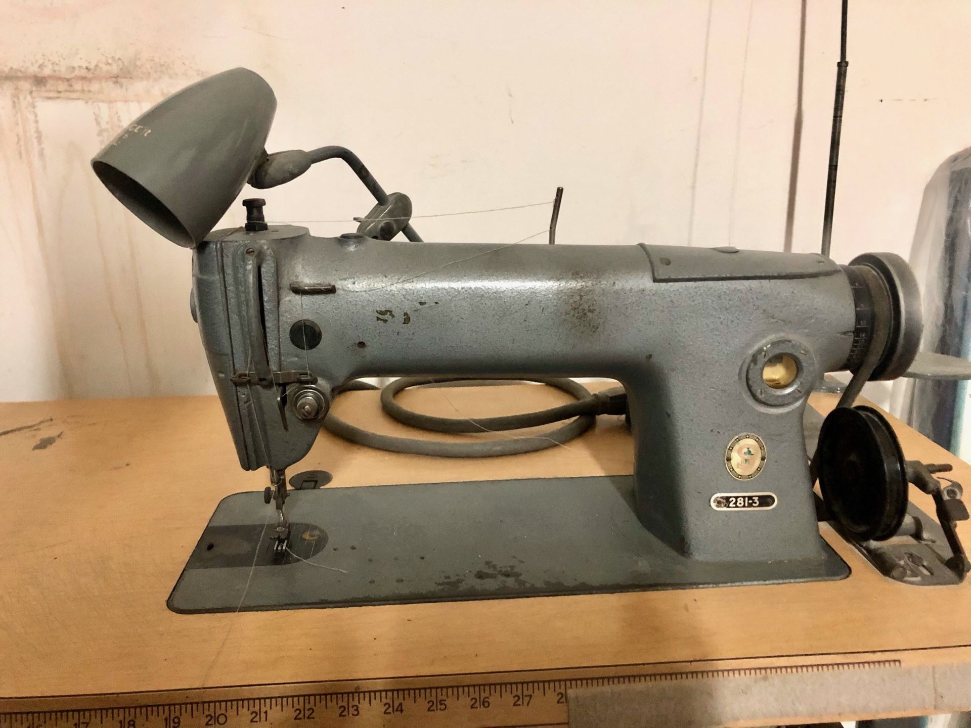 Singer Sewing Machine with Table (Model#281-3)