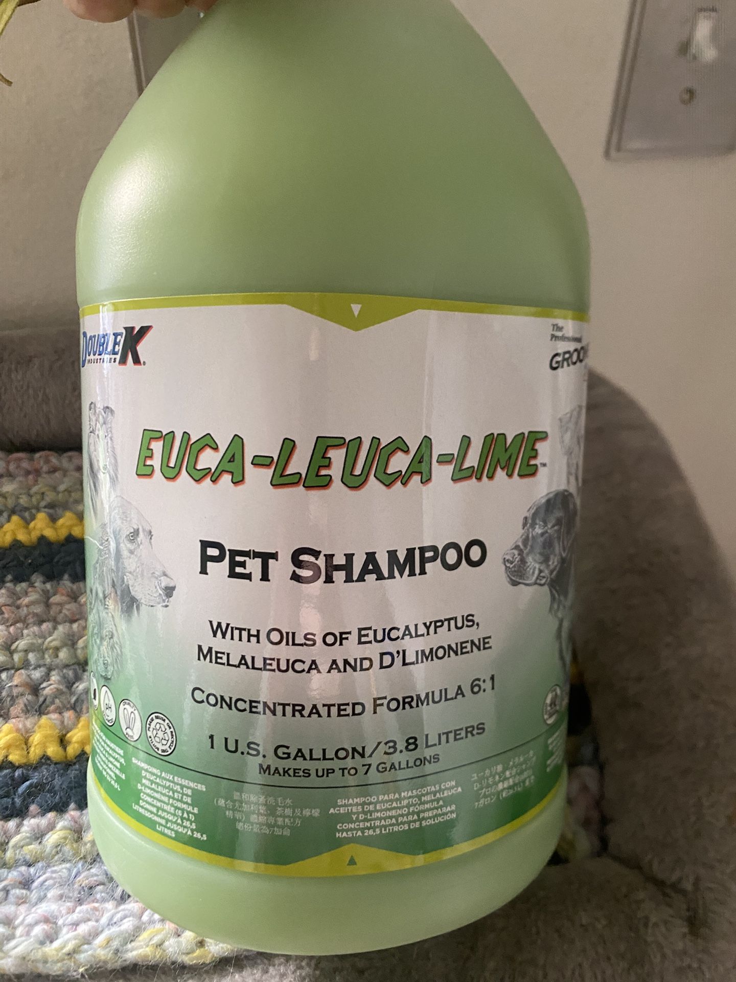Dog Flea And Tick Shampoo- One Gallon Bottle