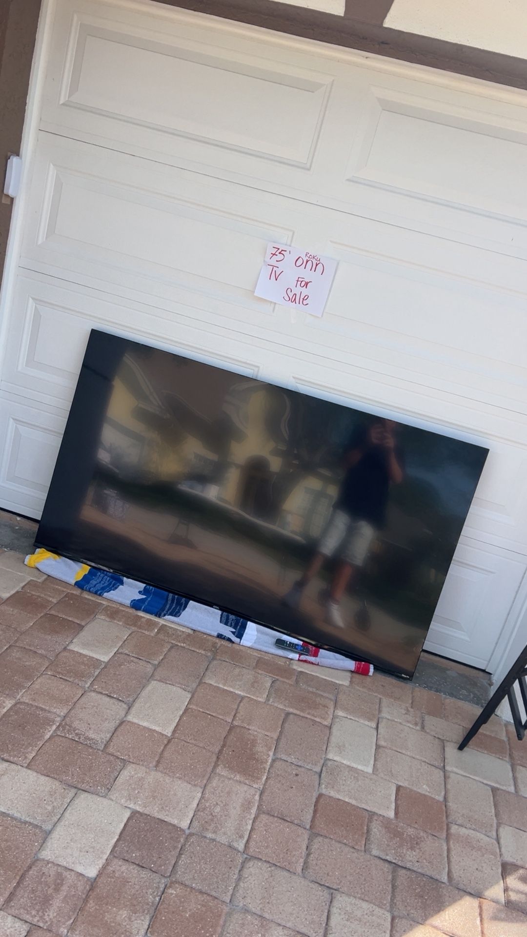 75 in Roku Onn Tv