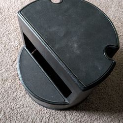 Rubbermaid Step stool on casters
