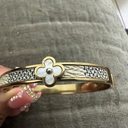 Cute Designer bracelet For Women 