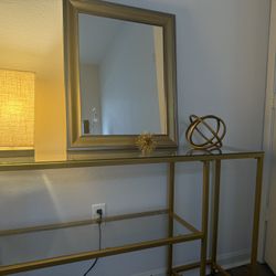 Entryway table Includes Mirror, Lamp And Decor 