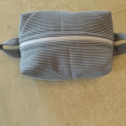 Boxy Pouch - New - Fully Lined - Zipper Closure - Blue/White