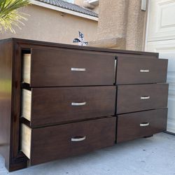 Beautiful Dresser, Solid Wood Excellent Condition Dark Brown H38 W68 D20 free delivery
