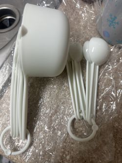 Measuring Cups and Spoons (Brand New)