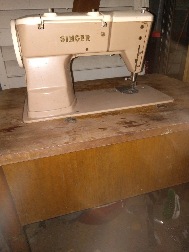 Sewing Machine Singer