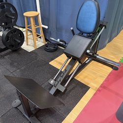 Body-Solid GCLP100 Compact Leg Press
