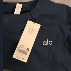 Alo long sleeve size large